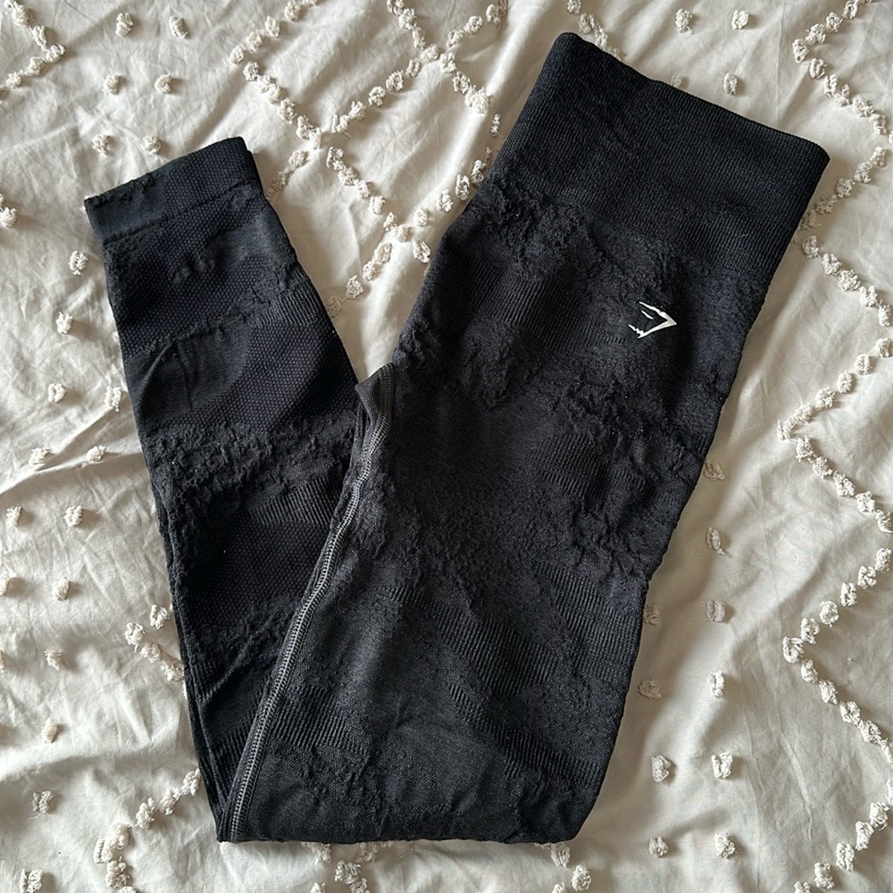 Gym shark Leggings.